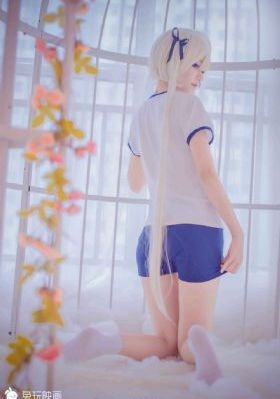 张雅英