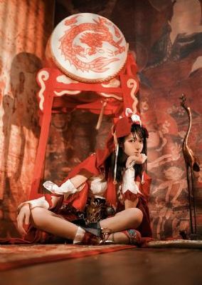 尹律相识